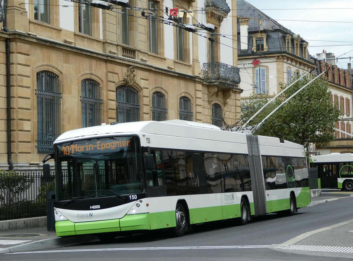 (255'238) - transN, La Chaux-de-Fonds - Nr. 150 - Hess/Hess Gelenktrolleybus (ex TN Neuch�tel Nr. 150) am 16. September 2023 in Neuch�tel, Place Pury