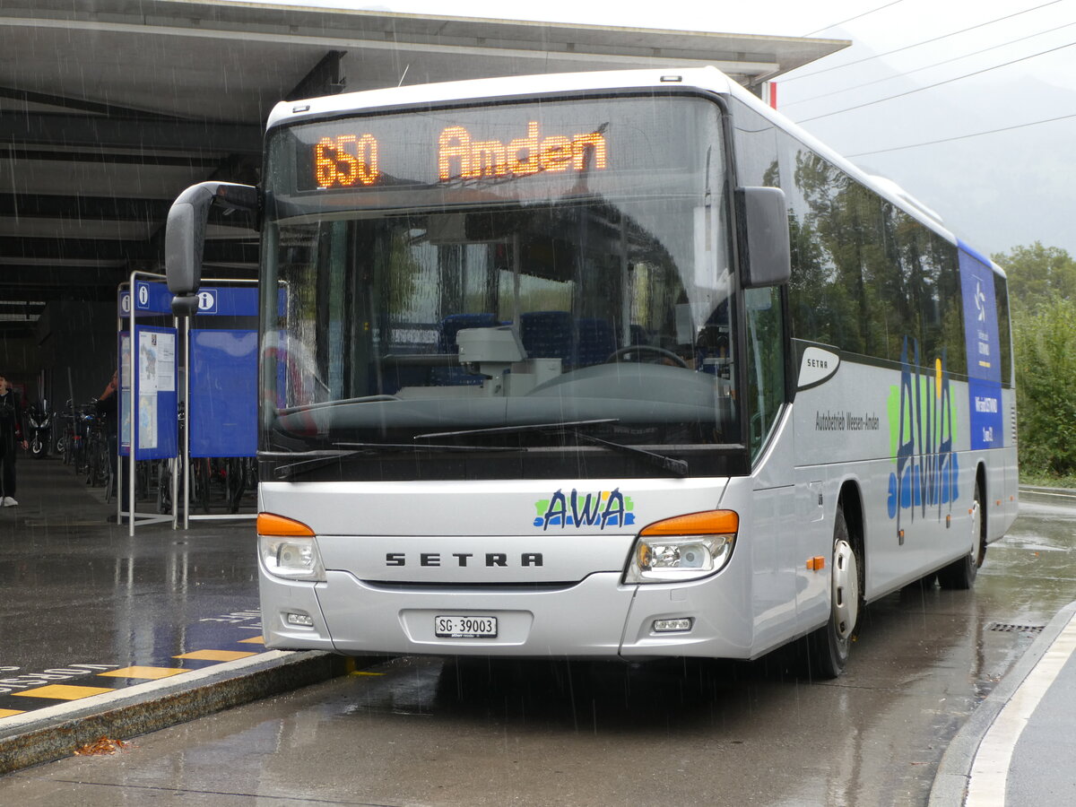 (255'400) - AWA Amden - Nr. 3/SG 39'003 - Setra am 18. September 2023 beim Bahnhof Ziegelbr�cke