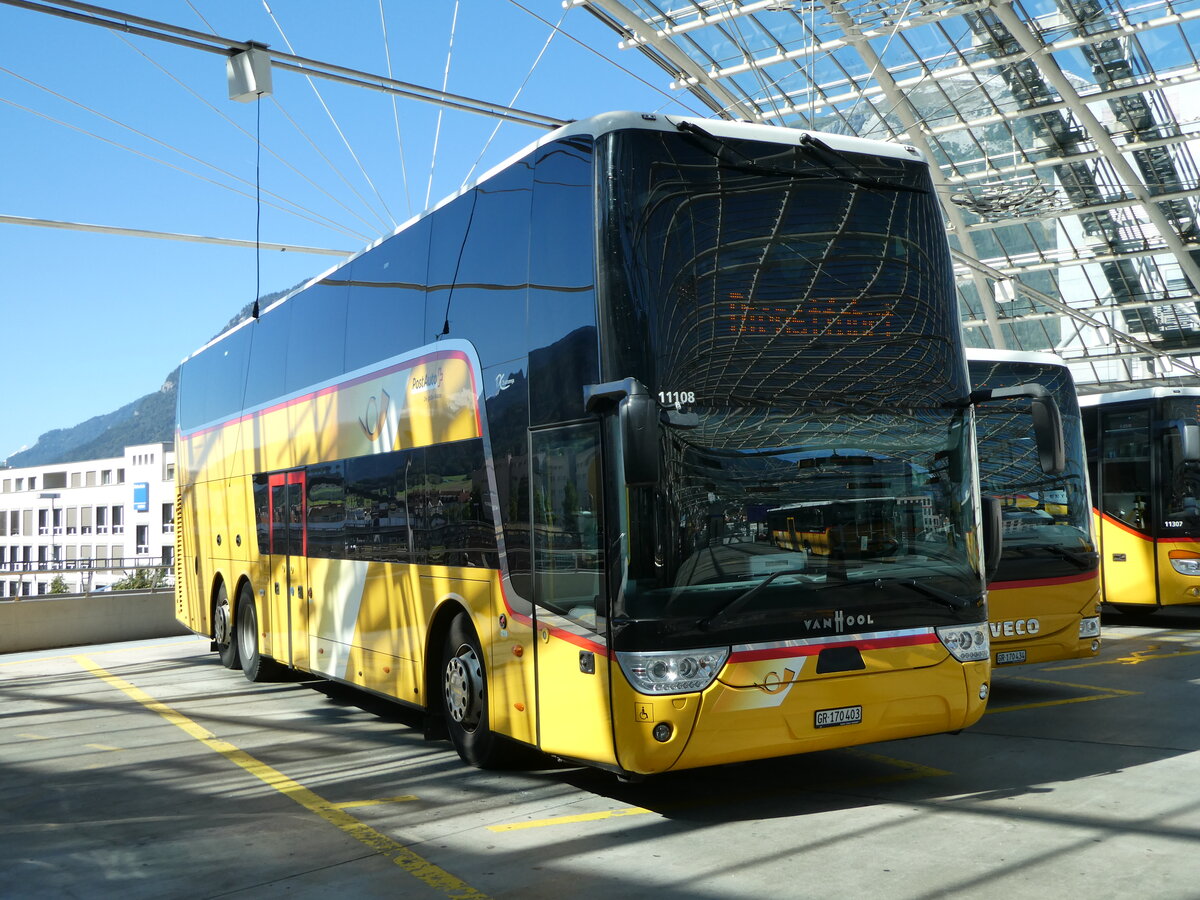 (255'584) - PostAuto Graub�nden - GR 170'403/PID 11'108 - Van Hool am 26. September 2023 in Chur, Postautostation