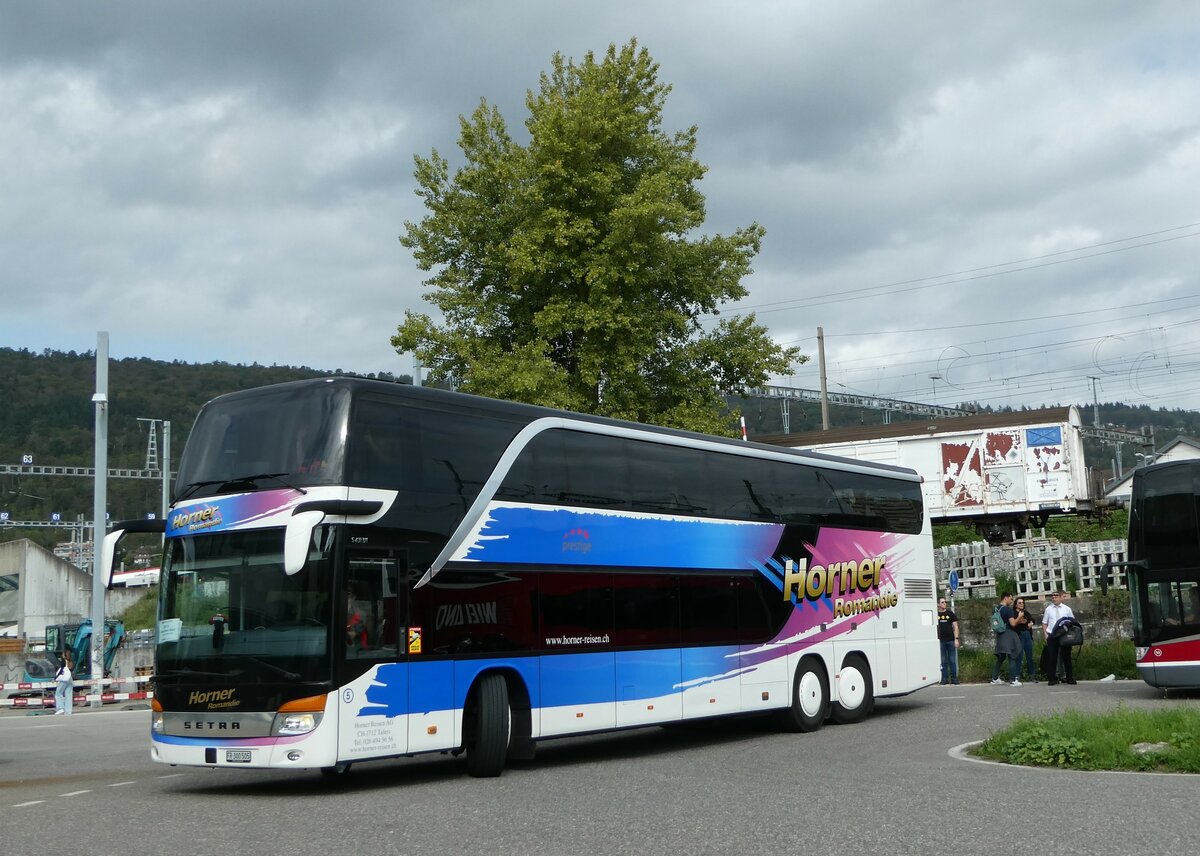 (255'738) - Horner, Tafers - Nr. 5/FR 300'505 - Setra am 30. September 2023 in Biel, Car Terminal