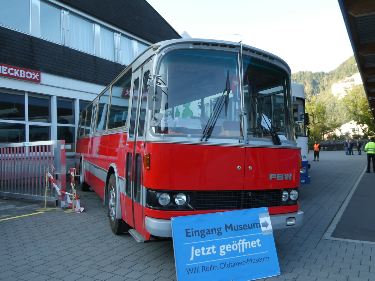 (255'892) - Gehrig, Rudolfstetten - ZH 134'054 - FBW/R&J (ex Dassen, NL-St-Geertruid; ex Bezember, NL-Alphen aan den Rijn; ex Dassen, NL-St-Geertruid; ex AFA Adelboden Nr. 18; ex AFA Adelboden Nr. 10) am 7. Oktober 2023 in N�fels, FBW-Museum