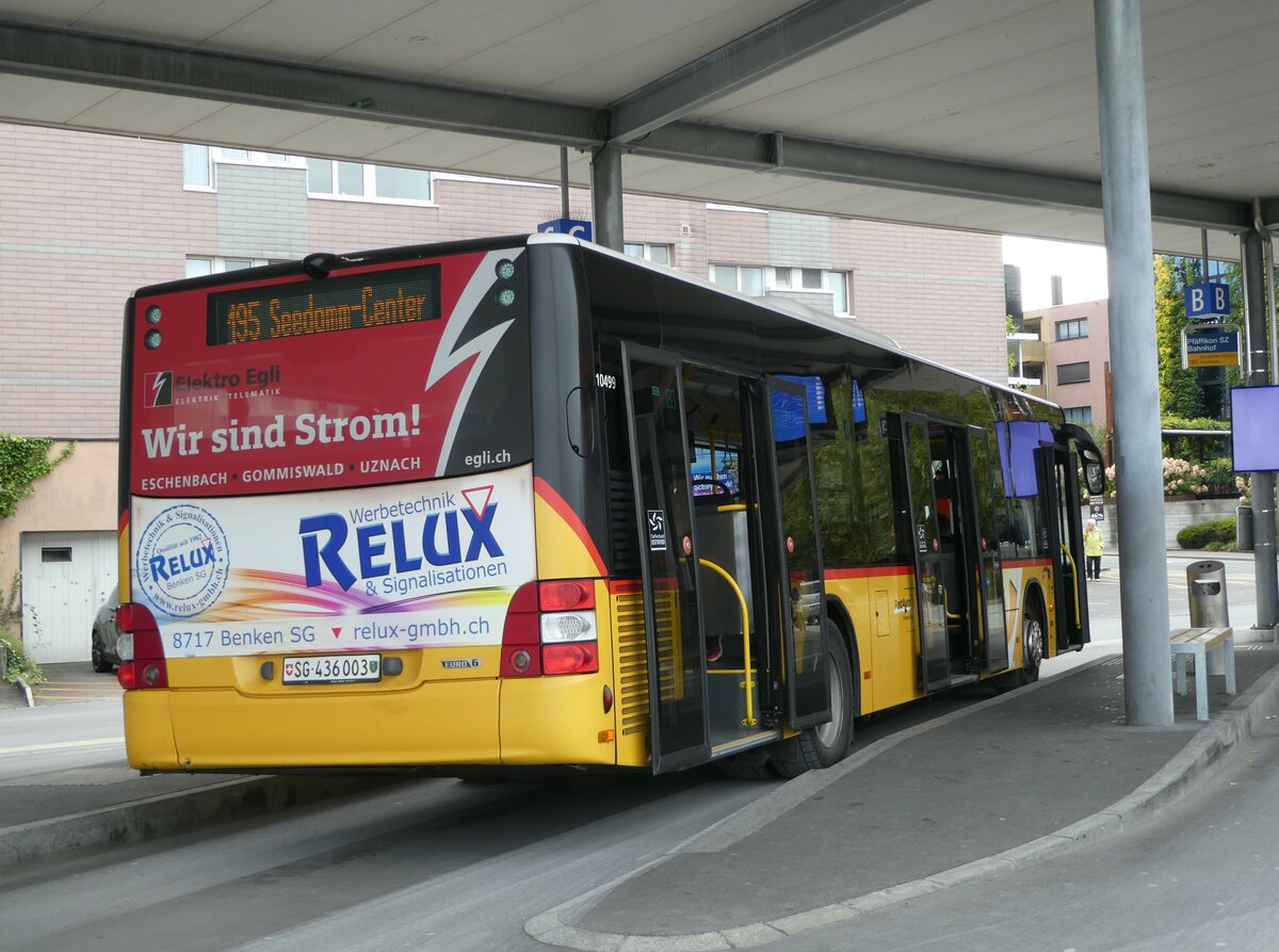 (255'976) - PostAuto Ostschweiz - SG 436'003/PID 10'499 - MAN am 7. Oktober 2023 beim Bahnhof Pf�ffikon