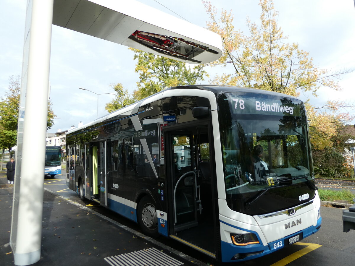 (256'268) - VBZ Z�rich - Nr. 643/ZH 965'643 - MAN am 21. Oktober 2023 in Z�rich, Dunkelh�lzli