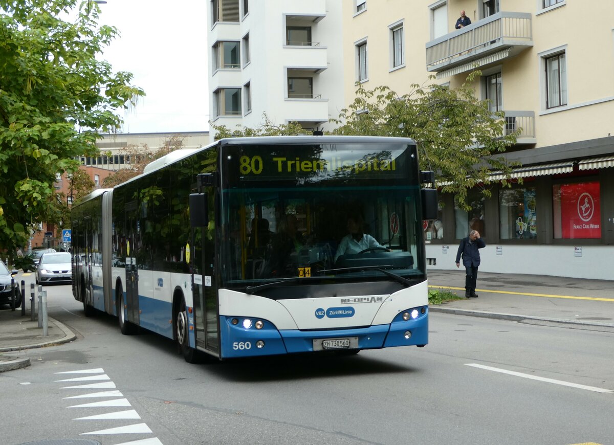 (256'287) - VBZ Z�rich - Nr. 560/ZH 730'560 - Neoplan am 21. Oktober 2023 in Z�rich, Lindenplatz