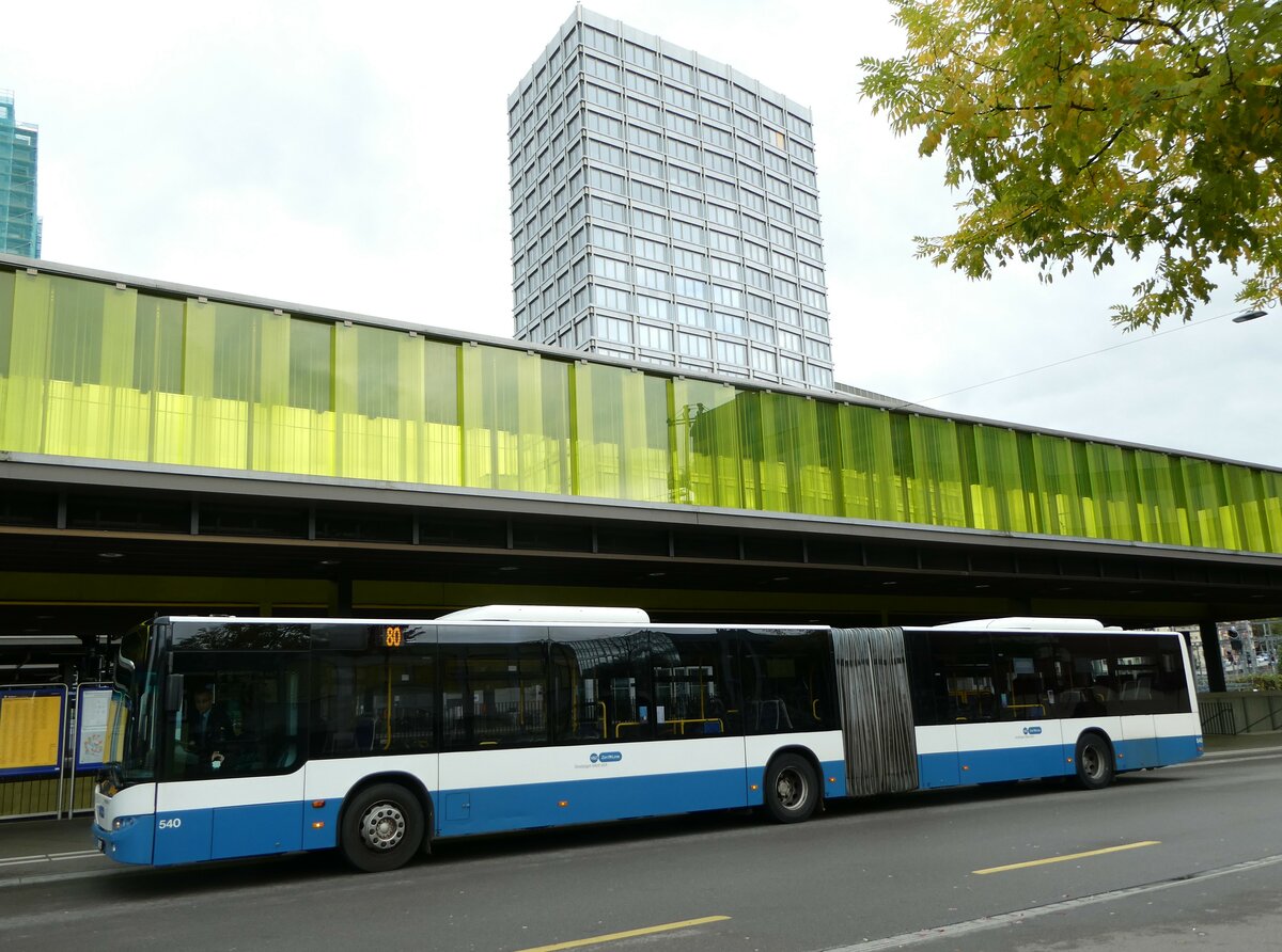 (256'295) - VBZ Z�rich - Nr. 540/ZH 730'540 - Neoplan am 21. Oktober 2023 beim Bahnhof Z�rich Oerlikon