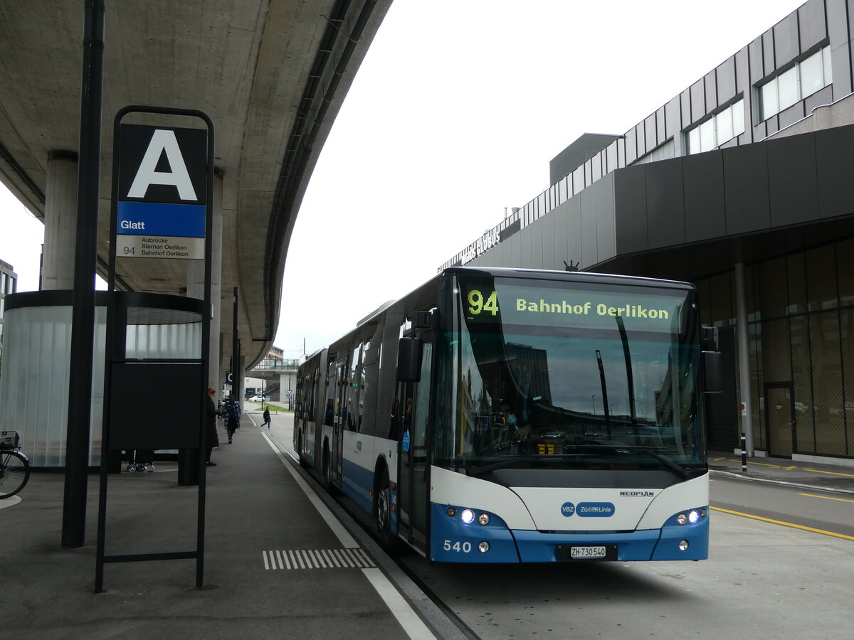 (256'304) - VBZ Z�rich - Nr. 540/ZH 730'540 - Neoplan am 21. Oktober 2023 in Wallisellen, Glatt