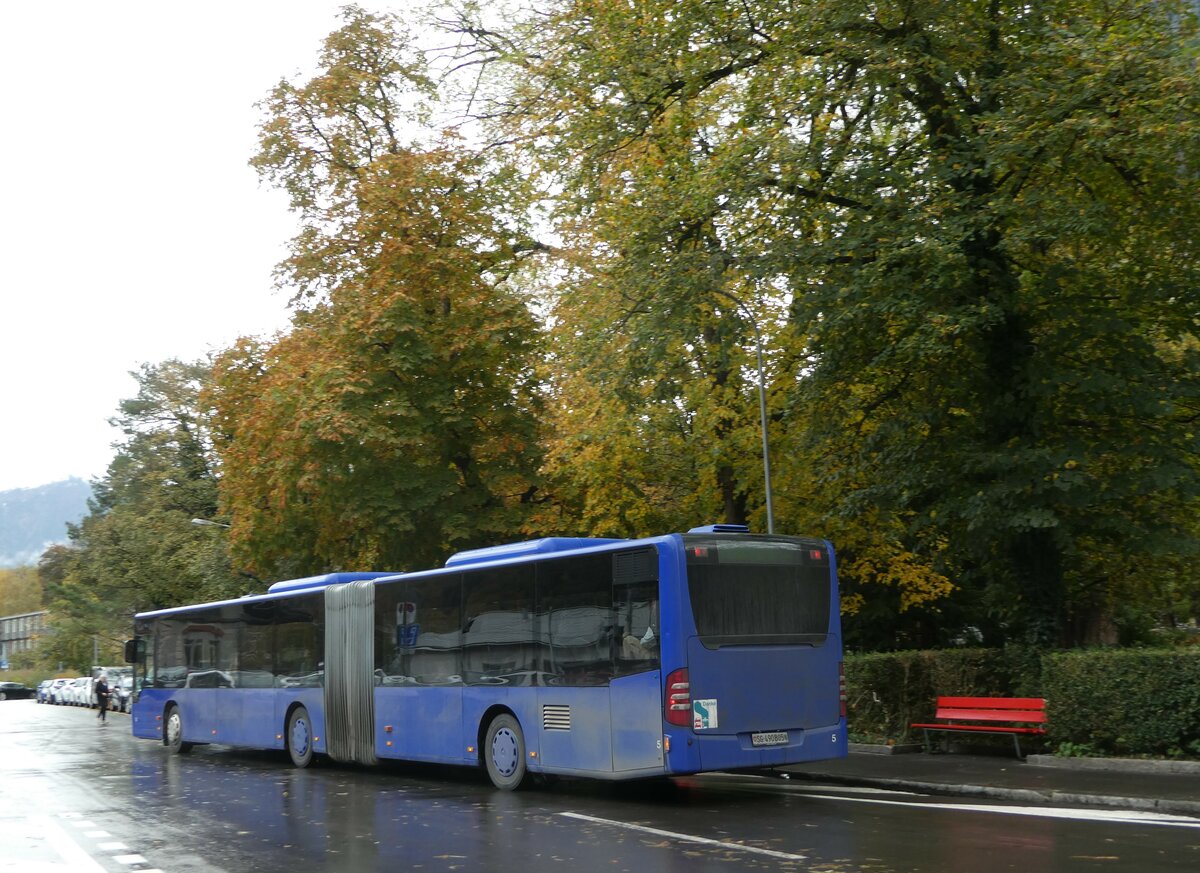(256'589) - Domo, Glattbrugg - Nr. 185/SG 490'805 - Mercedes (ex VBZ Z�rich Nr. 185; ex VZO Gr�ningen Nr. 102) am 31. Oktober 2023 beim Bahnhof Glarus