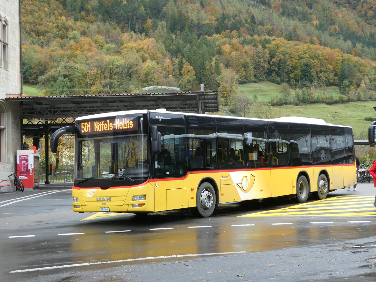 (256'590) - Niederer, Filzbach - GL 348/PID 5663 - MAN (ex D�nser, Trimmis) am 31. Oktober 2023 beim Bahnhof Glarus