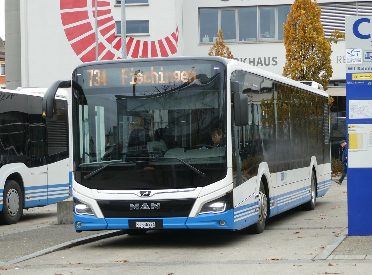 (257'110) - WilMobil, Wil - Nr. 261/SG 336'974 - MAN am 18. November 2023 beim Bahnhof Wil