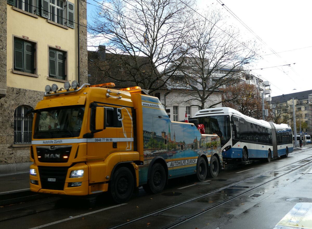 (257'226) - VBZ Z�rich - Nr. 465/ZH 942'465 - Volvo am 24. November 2023 in Z�rich, Schmiede Wiedikon