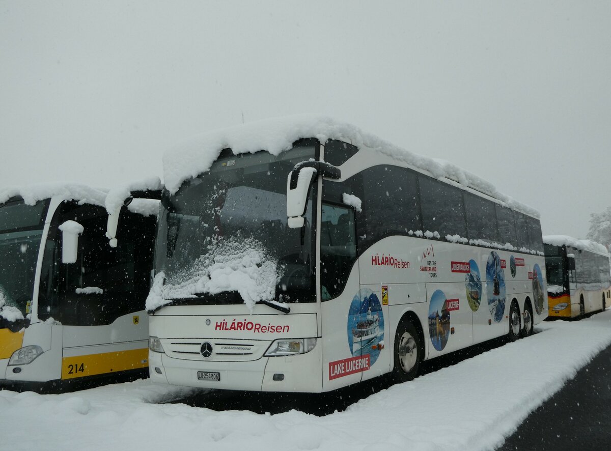 (257'352) - Hil�rio, Sch�tz - LU 254'806 - Mercedes am 2. Dezember 2023 in Winterthur, Daimler Buses