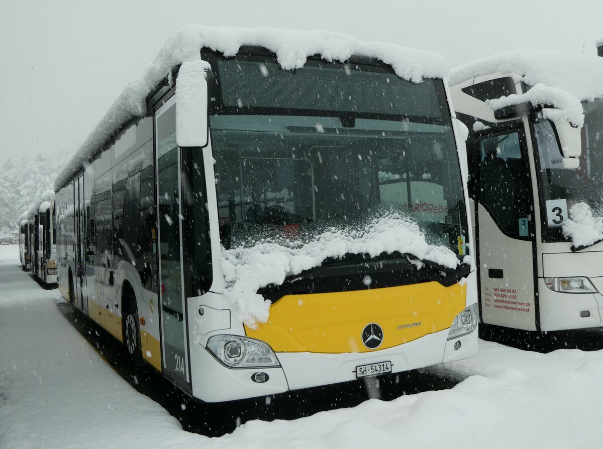 (257'354) - VBSH Schaffhausen - Nr. 214/SH 54'314 - Mercedes am 2. Dezember 2023 in Winterthur, Daimler Buses
