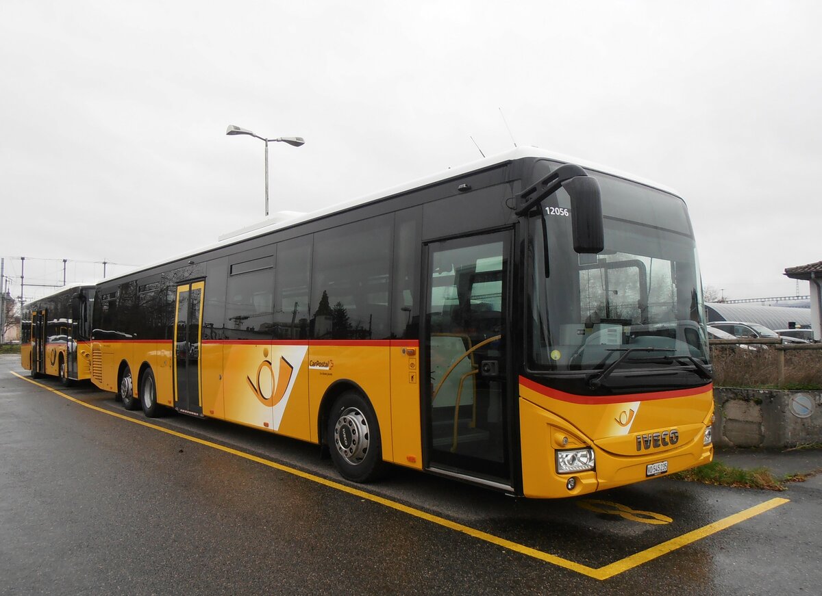 (257'769) - CarPostal Ouest - VD 545'235/PID 12'056 - Iveco (ex Ballestraz, Gr�ne; ex Vorf�hrfahrzeug Iveco France EY 361 WS) am 21. Dezember 2023 in Yverdon, Garage