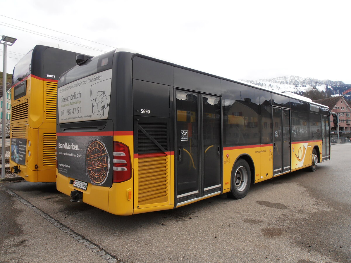 (257'848) - PostAuto Ostschweiz - SG 356'488/PID 5690 - Mercedes (ex Schmidt, Oberb�ren) am 23. Dezember 2023 in Nesslau, Garage 