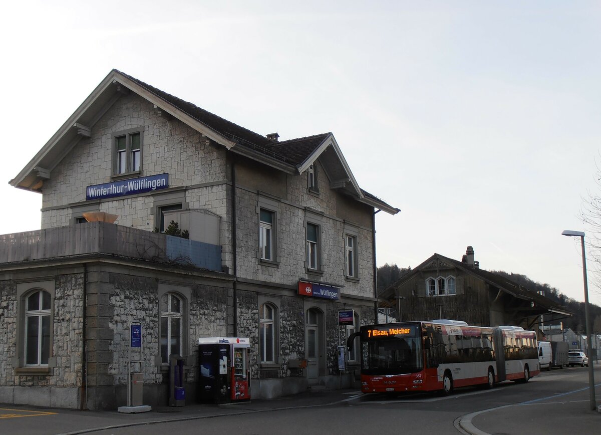 (258'044) - SW Winterthur - Nr. 357/ZH 886'357 - MAN am 30. Dezember 2023 beim Bahnhof Winterthur W�lflingen 