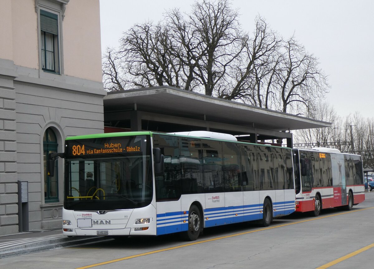 (258'542) - StadtBUS, Frauenfeld - Nr. 913/SG 482'209 - MAN (ex RTB Altst�tten Nr. 913; ex PostBus/A BD 15'336) am 9. Januar 2024 beim Bahnhof Frauenfeld