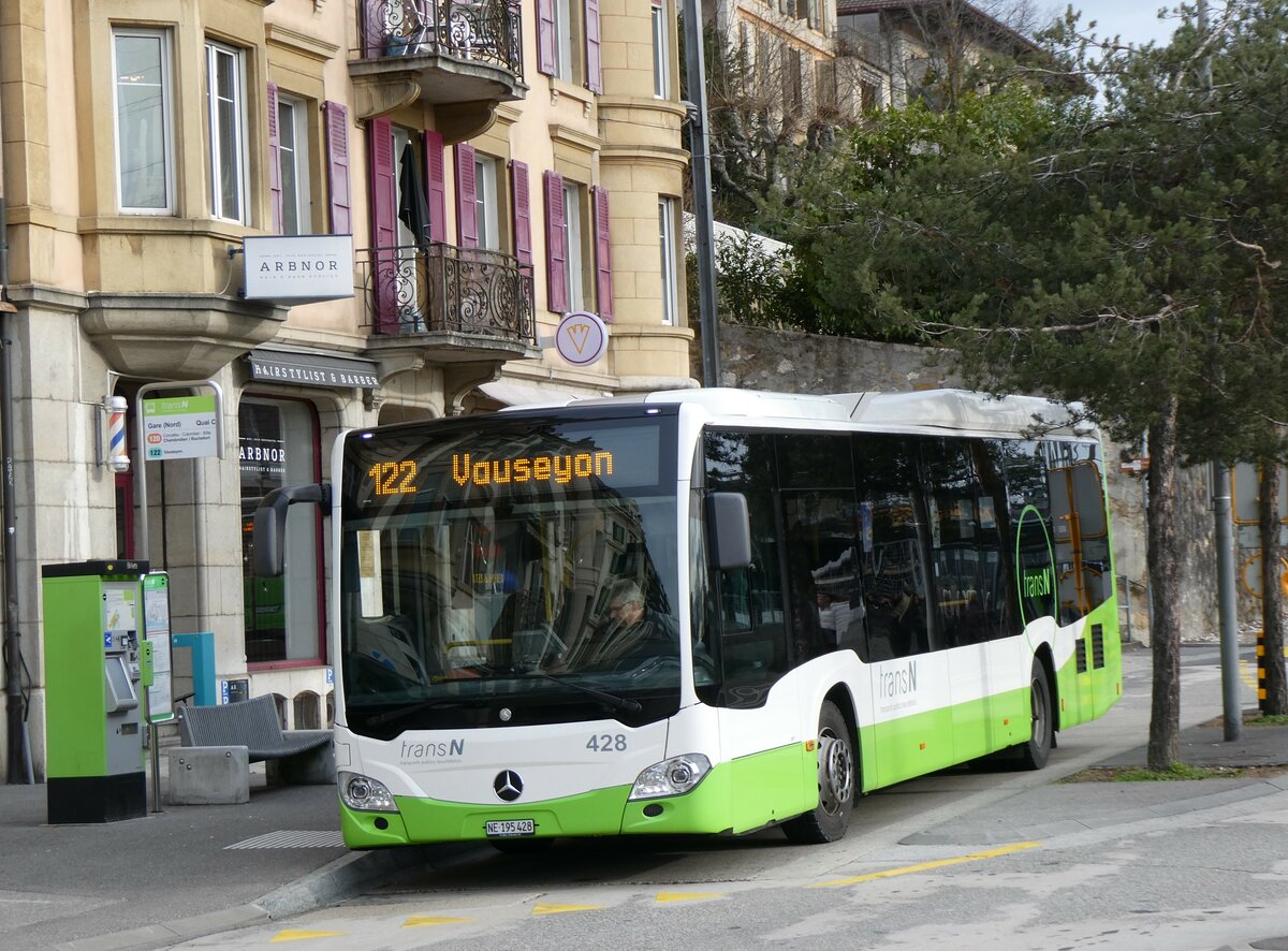 (258'916) - transN, La Chaux-de-Fonds - Nr. 428/NE 195'428 - Mercedes am 26. Januar 2024 beim Bahnhof Neuch�tel