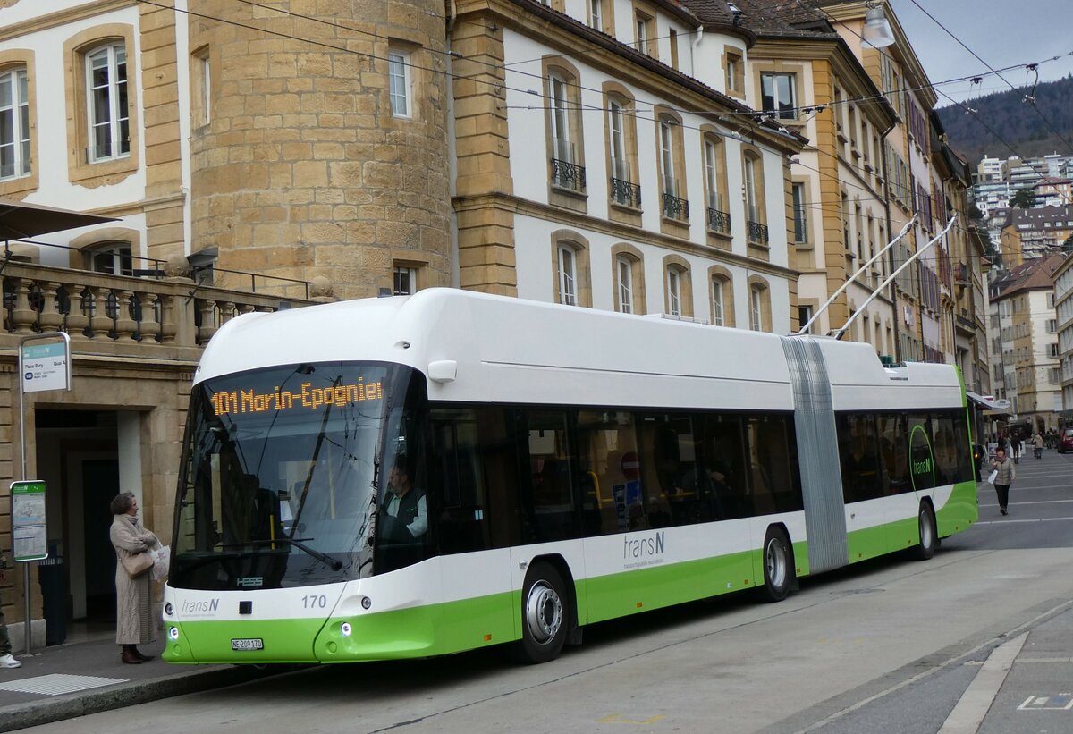 (258'934) - transN, La Chaux-de-Fonds - Nr. 170/NE 209'170 - Hess/Hess Gelenktrolleybus am 26. Januar 2024 in Neuch�tel, Place Pury