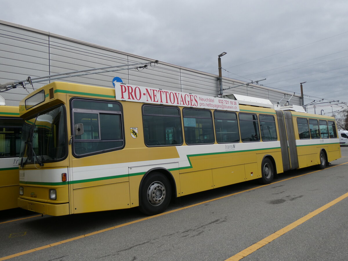 (258'954) - transN, La Chaux-de-Fonds - Nr. 102 - NAW/Hess Gelenktrolleybus (ex TN Neuch�tel Nr. 102) am 26. Januar 2024 in Marin, D�p�t