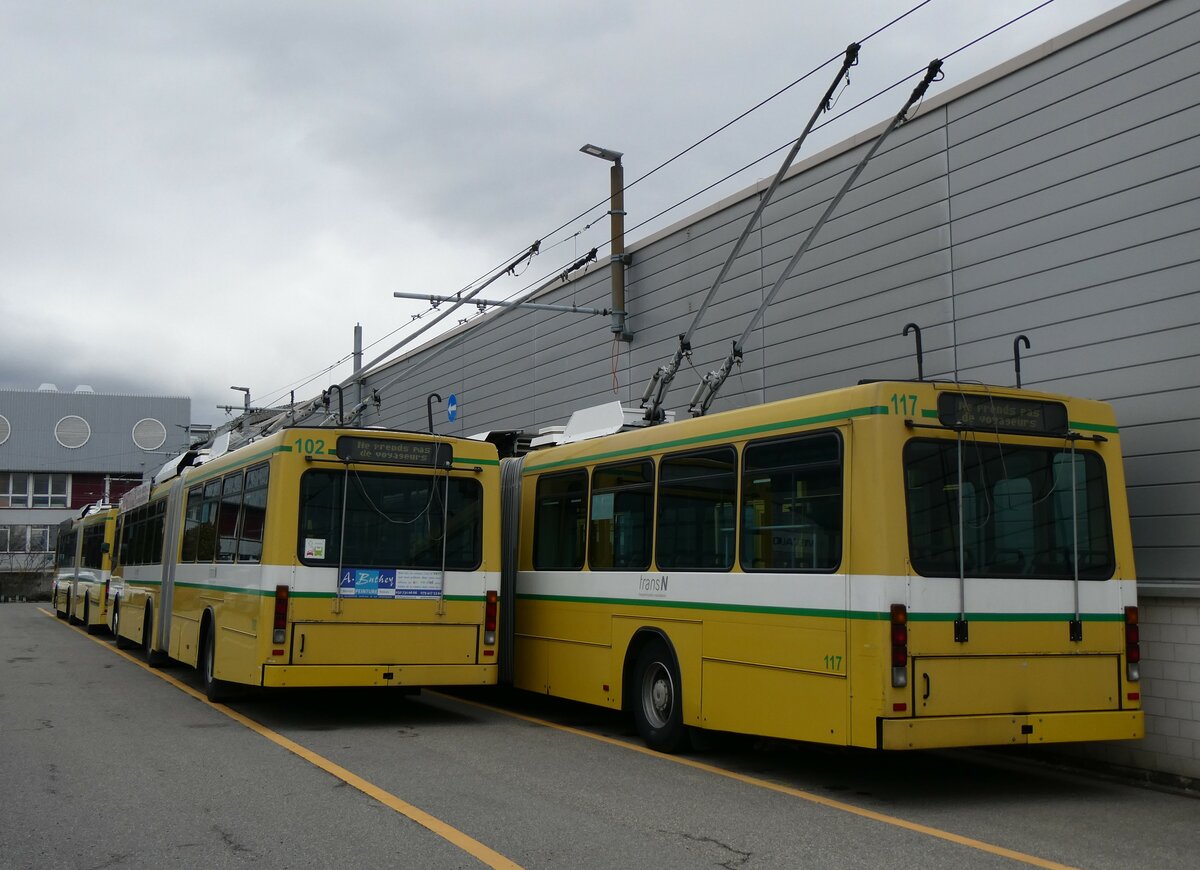 (258'957) - transN, La Chaux-de-Fonds - Nr. 102 - NAW/Hess Gelenktrolleybus (ex TN Neuch�tel Nr. 102 + Nr. 117 - NAW/Hess Gelenktrolleybus (ex TN Neuch�tel Nr. 117) am 26. Januar 2024 in Marin, D�p�t (Teilaufnahme)