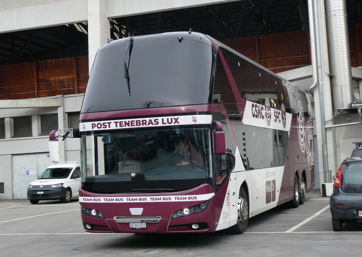 (259'447) - Helv�Cie, Satigny - Nr. 31'083/GE 963'211 - Neoplan am 18. Februar 2024 in Thun, Grabengut