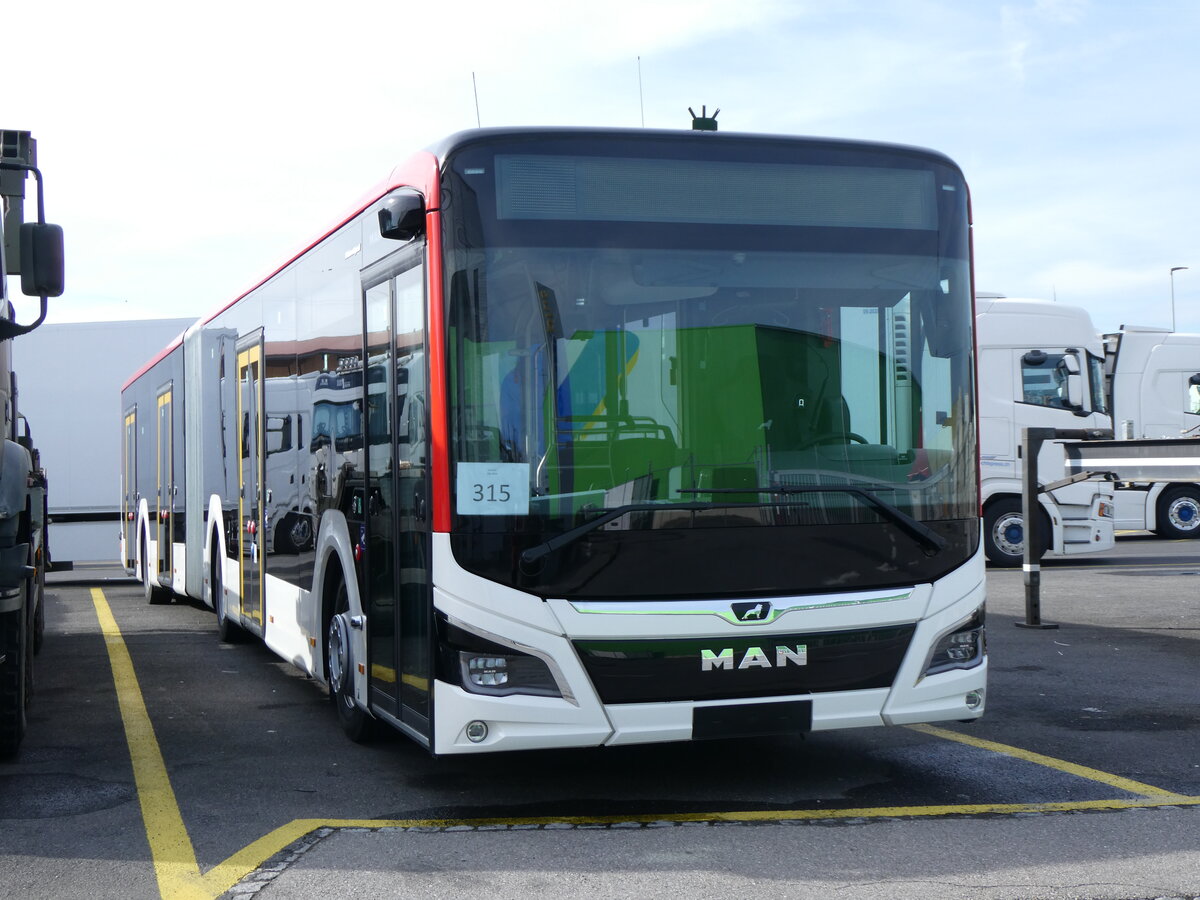 (259'841) - Twerenbold, Baden - Nr. 315 - MAN am 2. M�rz 2024 in Kerzers, Interbus