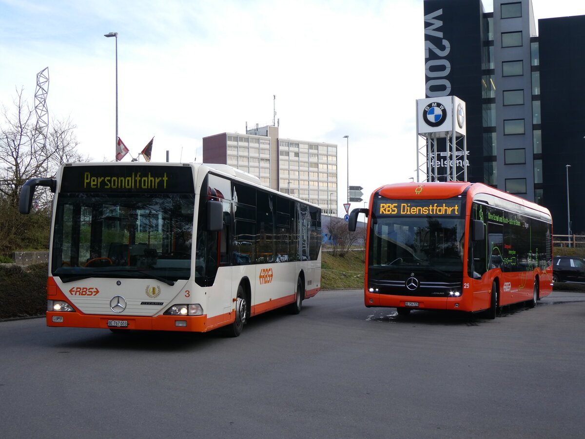 (260'115) - RBS worblaufen - Nr. 3/BE 767'003 - Mercedes + Nr. 25/BE 754'725 - eMercedes am 3. M�rz 2024 in Worblaufen, Garage