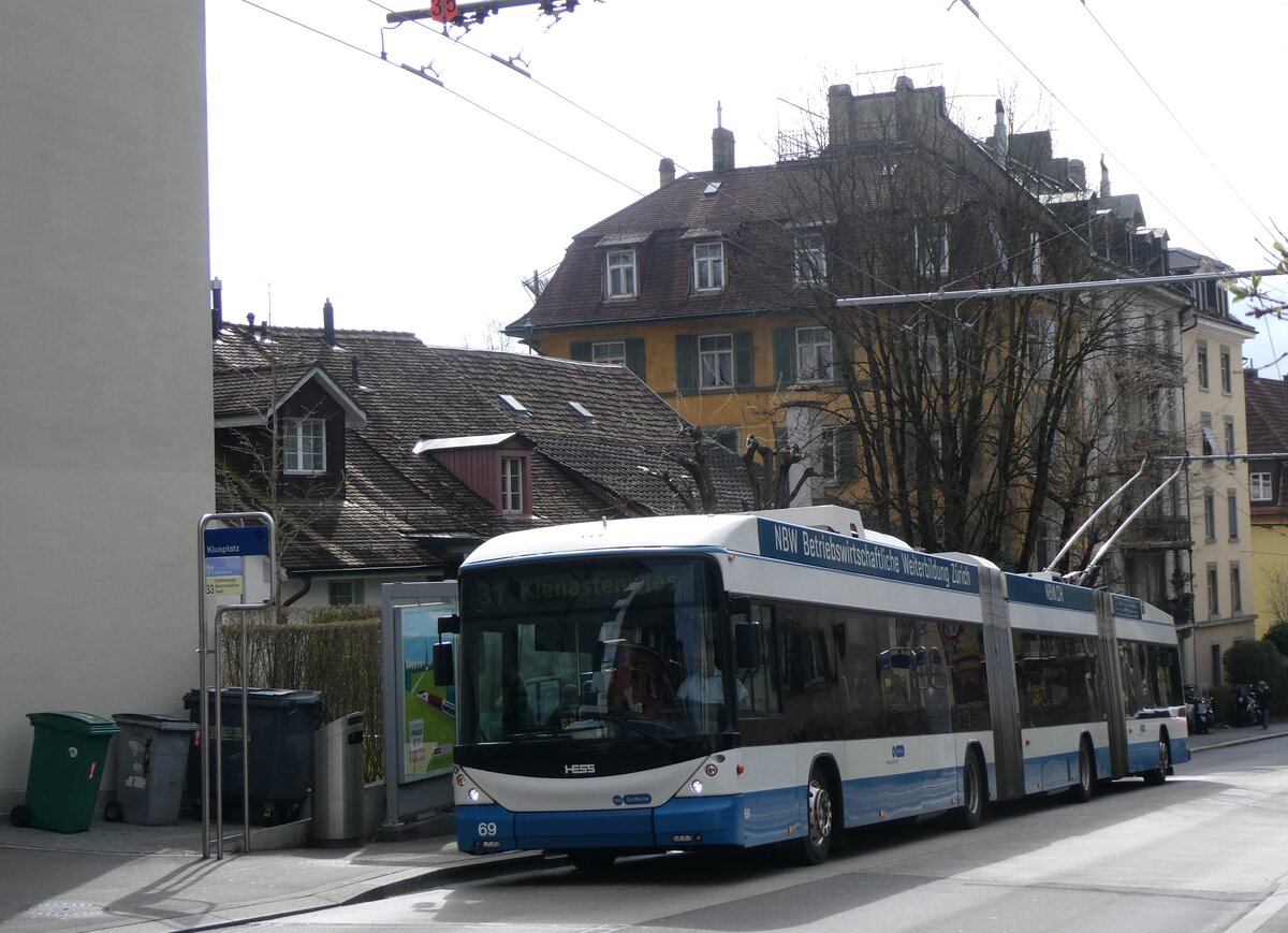 (260'155) - VBZ Z�rich - Nr. 69 - Hess/Hess Doppelgelenktrolleybus am 4. M�rz 2024 in Z�rich, Klusplatz