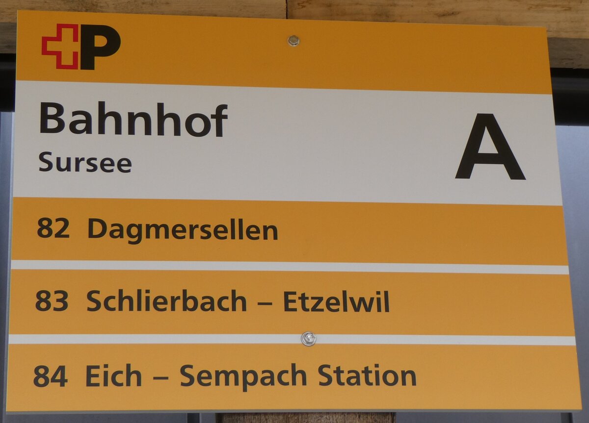 (260'229) - +P-Haltestellenschild - Sursee, Bahnhof - am 9. M�rz 2024