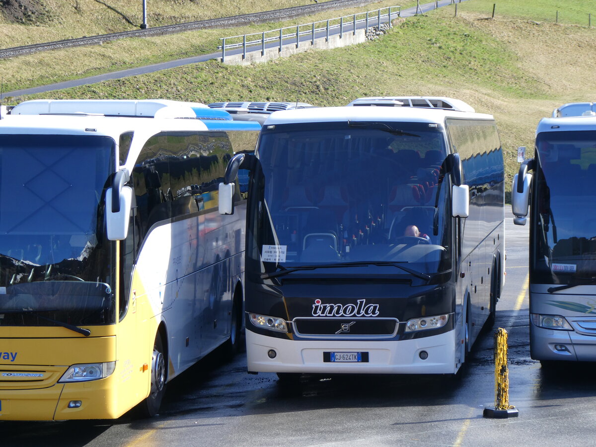 (260'477) - Aus Italien: Imola, Pofi - GJ-624 TK - Volvo am 19. M�rz 2024 in Grindelwald, Grund