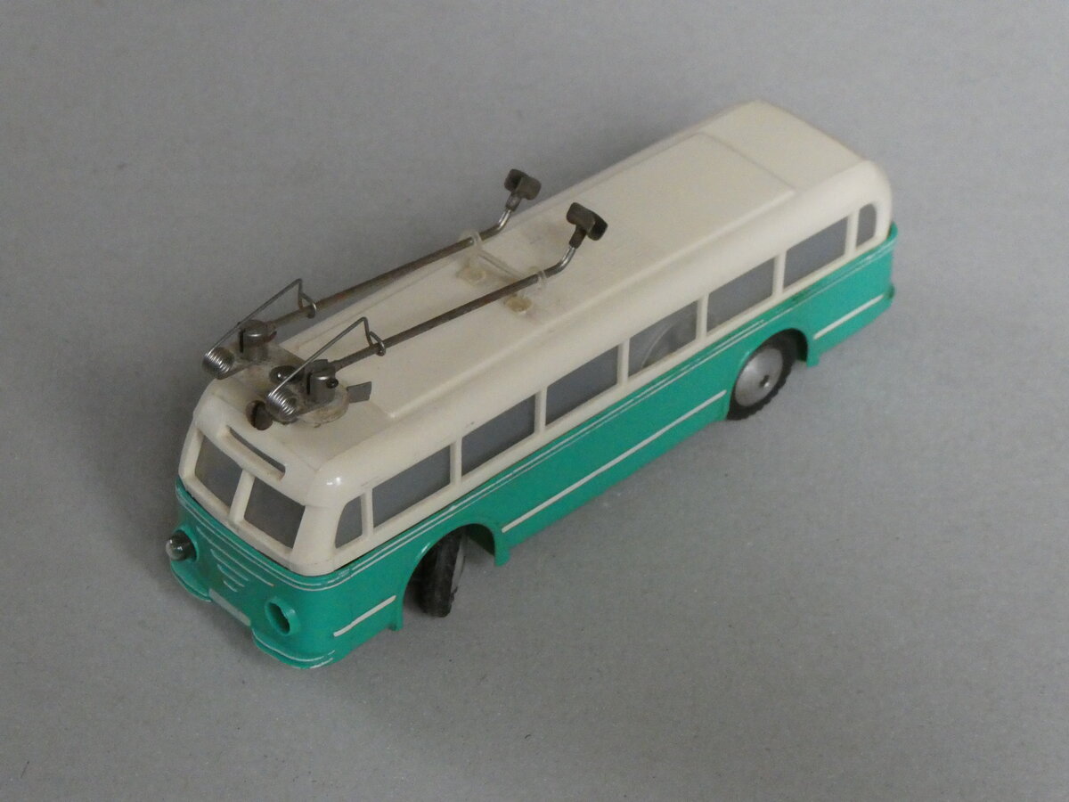 (260'649) - Aus Deutschland: ??? - B�ssing Trolleybus am 24. M�rz 2024 in Thun (Modell)