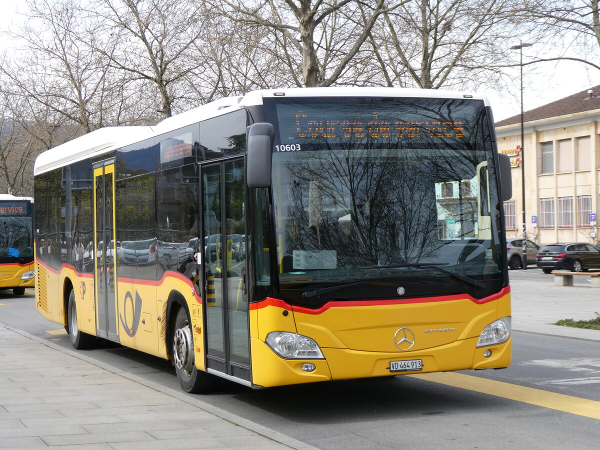 (260'854) - CarPostal Ouest - VD 464'913/PID 10'603 - Mercedes am 29. M�rz 2024 beim Bahnhof Yverdon