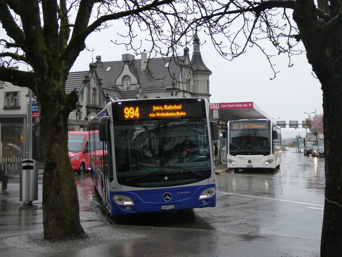 (260'882) - VZO Gr�ningen - Nr. 45/ZH 885'745 - Mercedes am 1. April 2024 beim Bahnhof Rapperswil