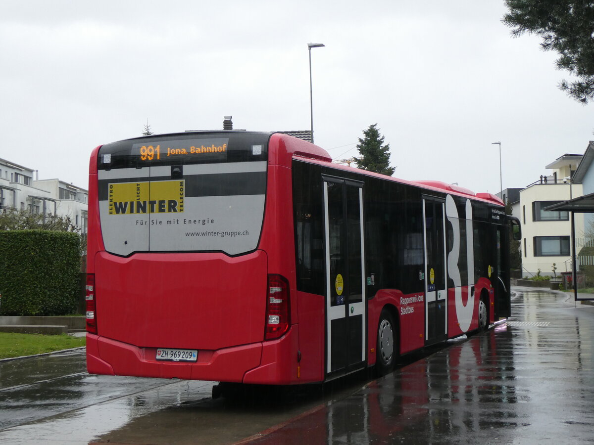 (260'883) - VZO Gr�ningen - Nr. 209/ZH 969'209 - Mercedes am 1. April 2024 beim Bahnhof Rapperswil