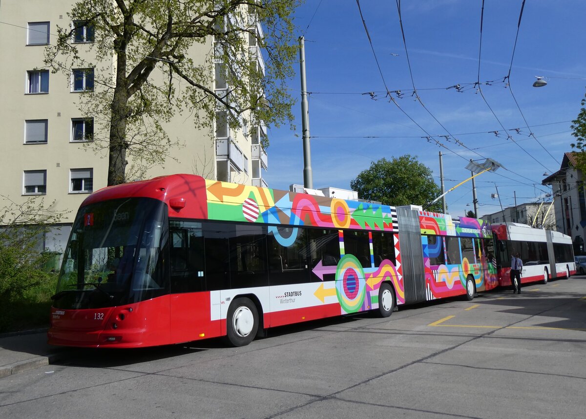 (261'220) - SW Winterthur - Nr. 132 - Hess/Hess Gelenktrolleybus am 12. April 2024 in Winterthur, W�lflingen