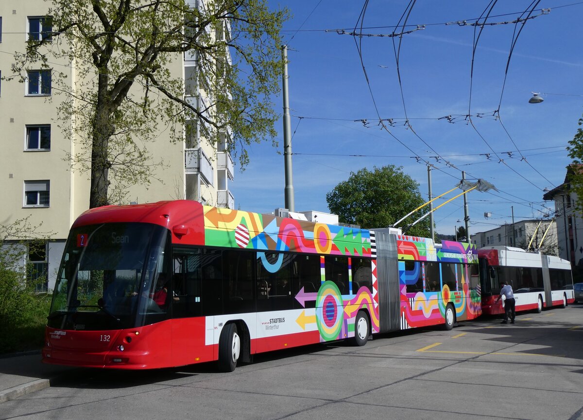 (261'221) - SW Winterthur - Nr. 132 - Hess/Hess Gelenktrolleybus am 12. April 2024 in Winterthur, W�lflingen