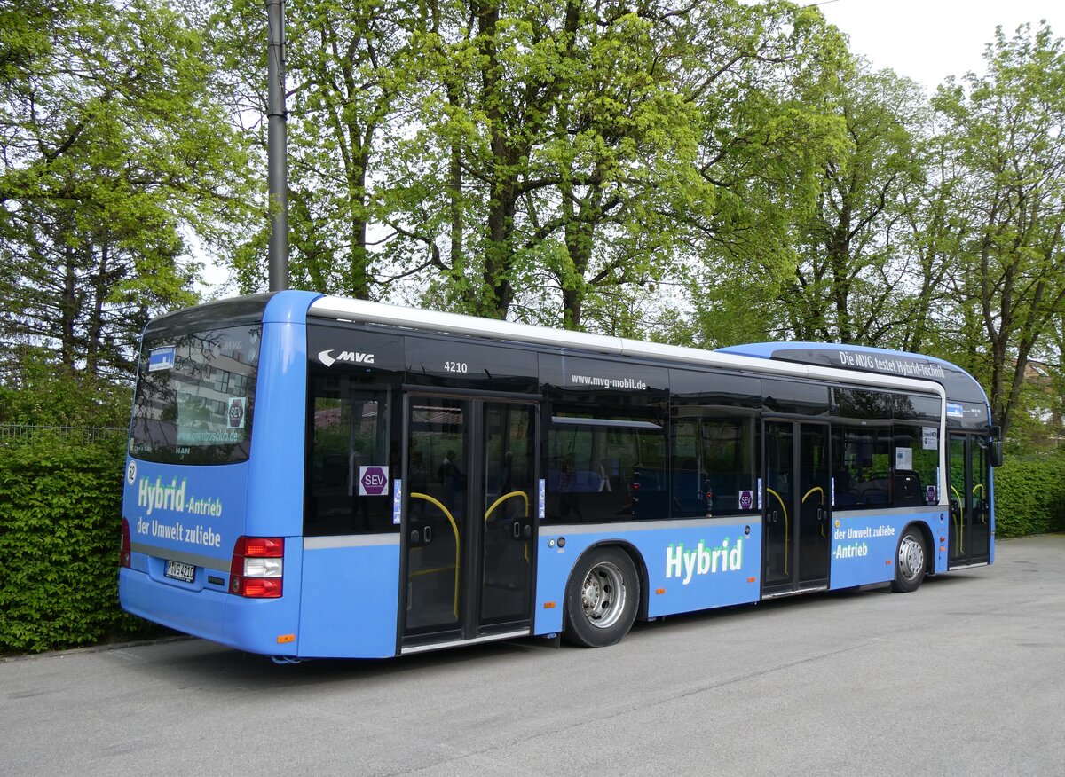 (261'251) - MVG M�nchen (OCM) - Nr. 4210/M-VG 4210 - MAN am 13. April 2024 in M�nchen, MVG-Museum