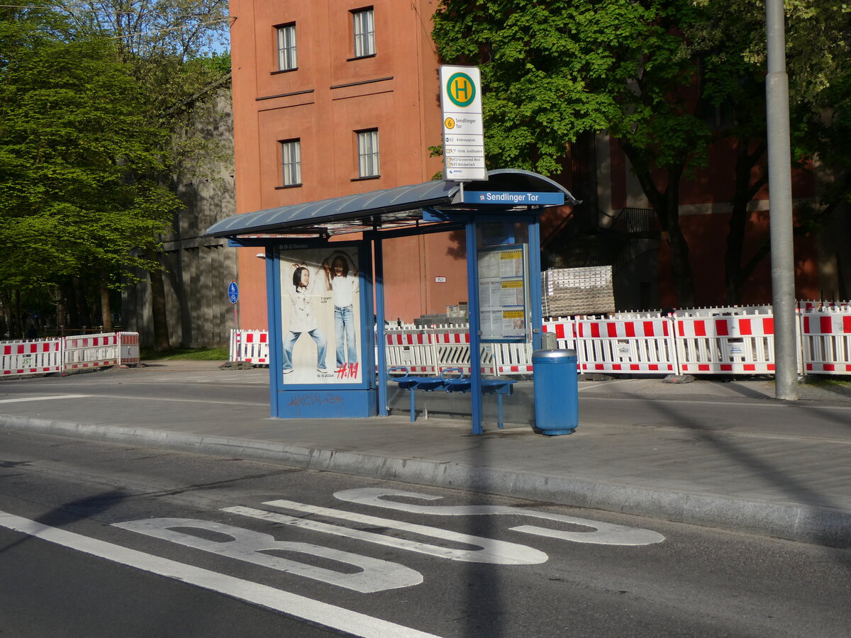 (261'292) - MVG-Haltestelle am 14. April 2024 in M�nchen, Sendlinger Tor