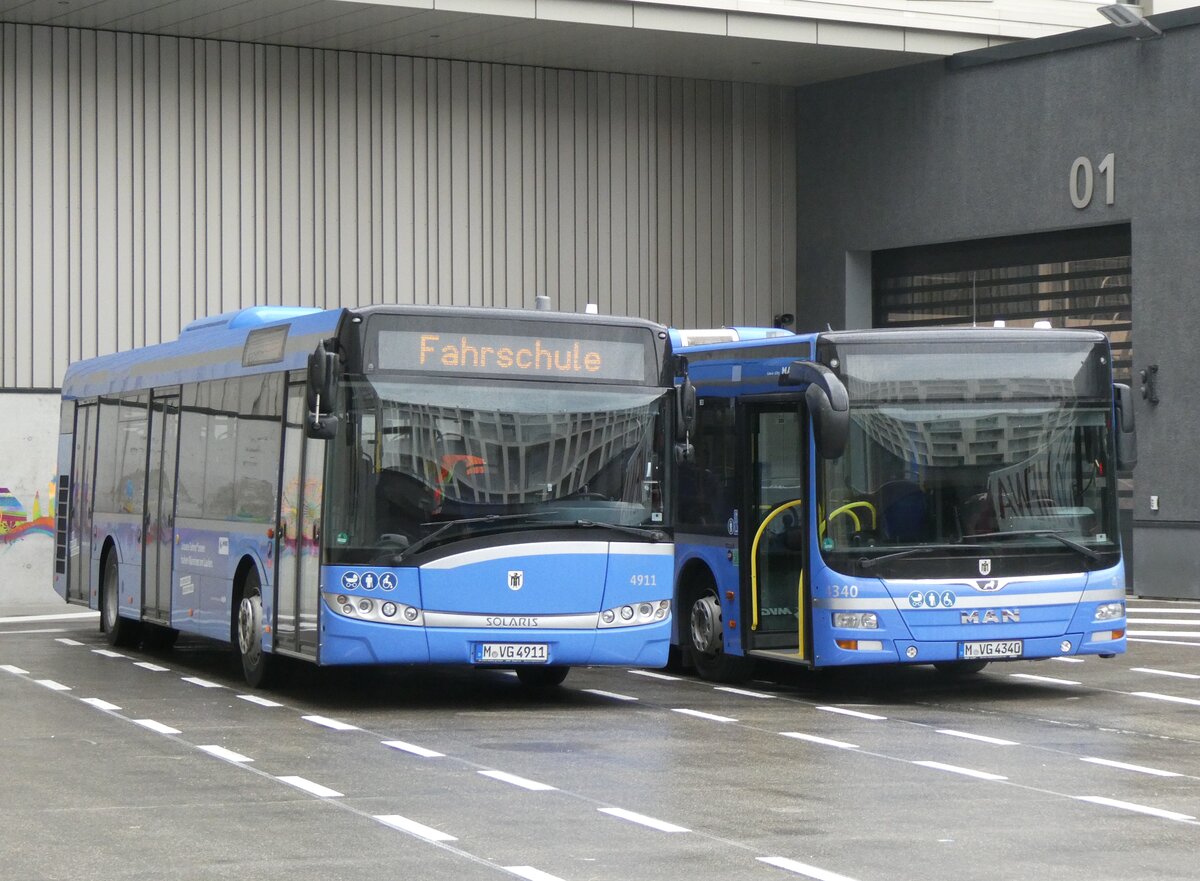 (261'471) - MVG M�nchen - Nr. 4911/M-VG 4911 - Solaris am 15. April 2024 in Moosach, Betriebshof