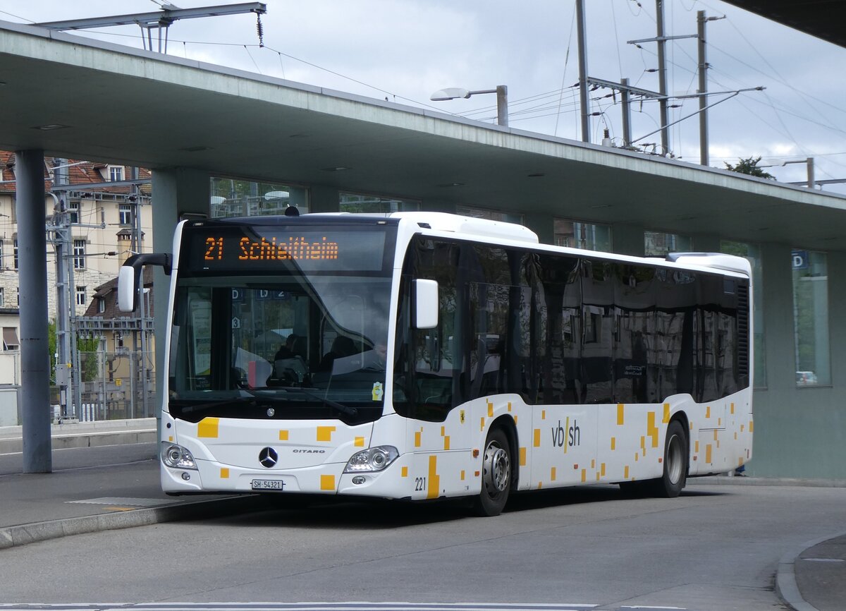 (261'519) - VBSH Schaffhausen - Nr. 221/SH 54'321 - Mercedes (ex SB Schaffhausen Nr. 21) am 18. April 2024 beim Bahnhof Schaffhausen