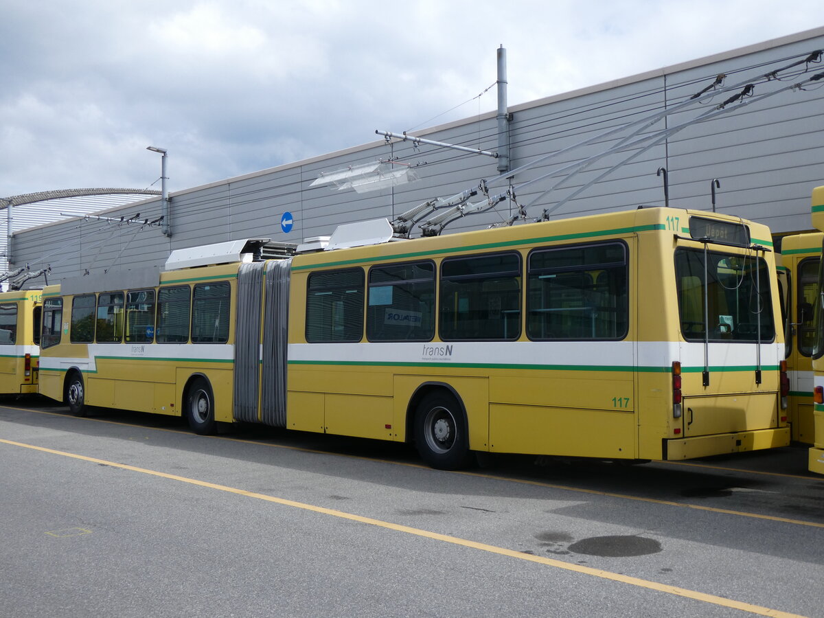 (261'659) - transN, La Chaux-de-Fonds - Nr. 117 - NAW/Hess Gelenktrolleybus (TN Neuch�tel Nr. 117) am 23. April 2024 in Marin, D�p�t
