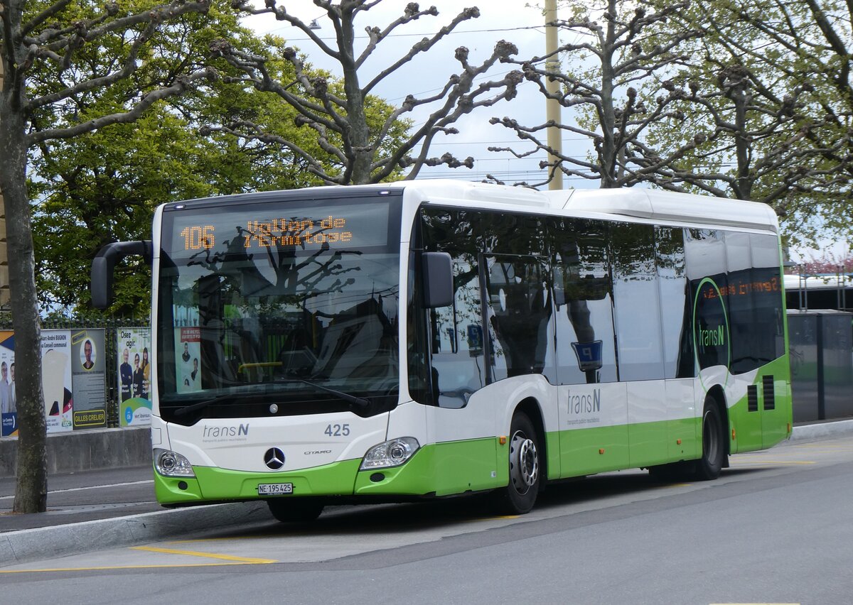 (261'667) - transN, La Chaux-de-Fonds - Nr. 425/NE 195'425 - Mercedes am 23. April 2024 in Neuch�tel, Place Pury