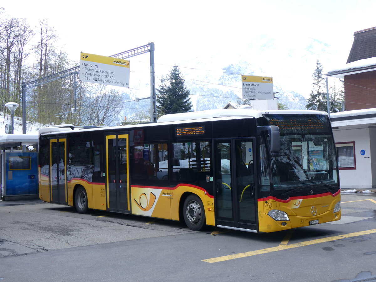 (261'702) - Fl�ck, Brienz - Nr. 7/BE 623'971/PID 11'527 - Mercedes am 25. April 2024 auf dem Br�nigpass