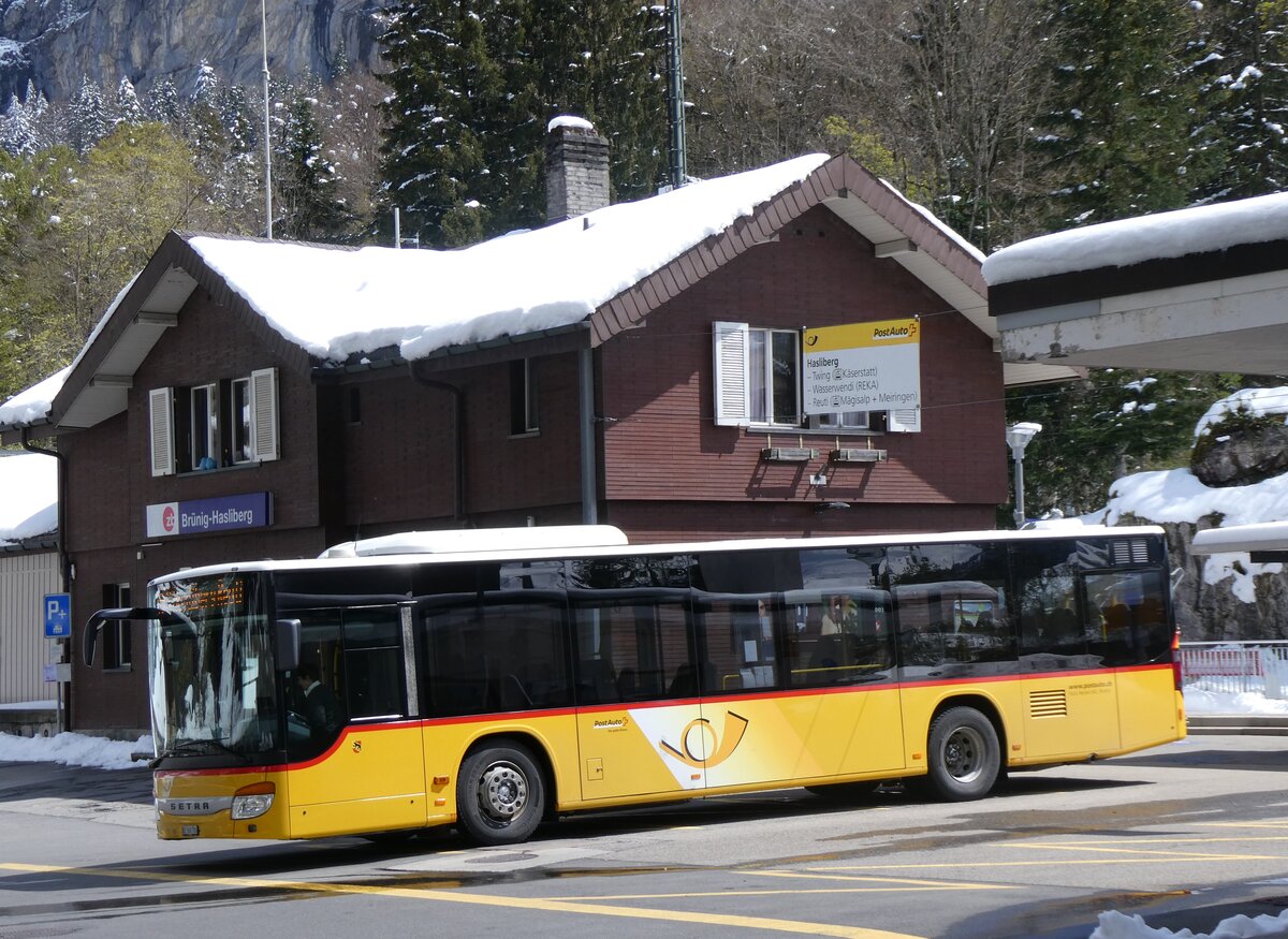 (261'704) - Fl�ck, Brienz - Nr. 3/BE 568'700/PID 5426 - Setra am 25. April 2024 auf dem Br�nigpass