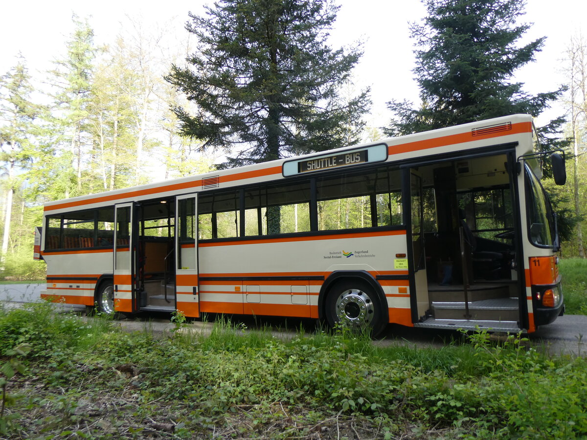 (261'775) - BSF Hochdorf - Nr. 11/LU 151'690 - Neoplan (ex M�der, Schwanden) am 27. April 2024 in Wohlen, Alte Bremgartenstrasse