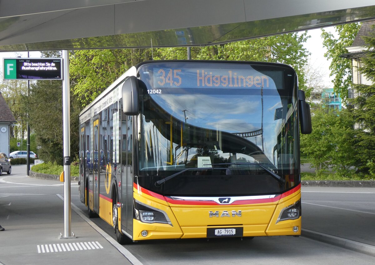 (261'782) - Geissmann, H�gglingen - AG 7915/PID 12'042 - MAN am 27. April 2024 beim Bahnhof Wohlen