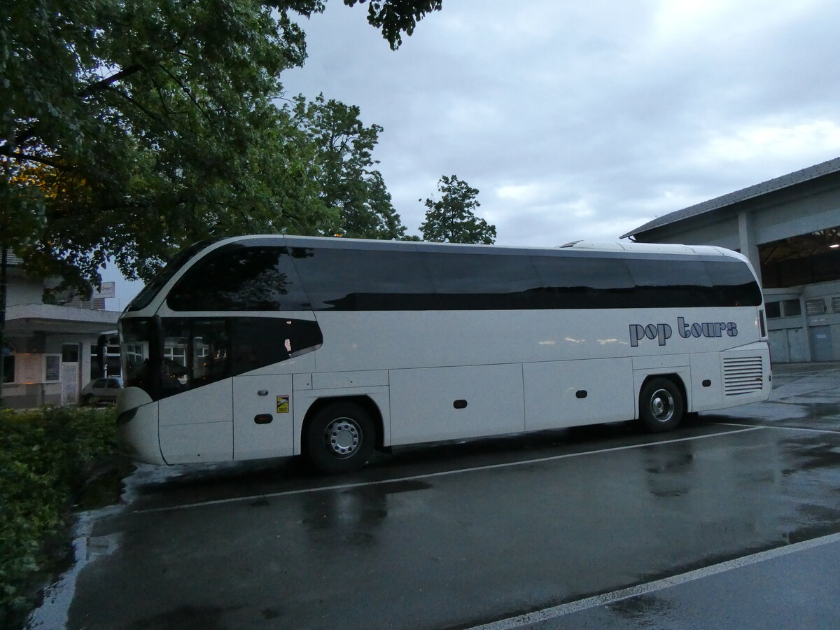 (262'399) - Aus Italien: Pop Tours, Camposanto - GC-649 ZM - Neoplan am 15. Mai 2024 in Thun, Grabengut