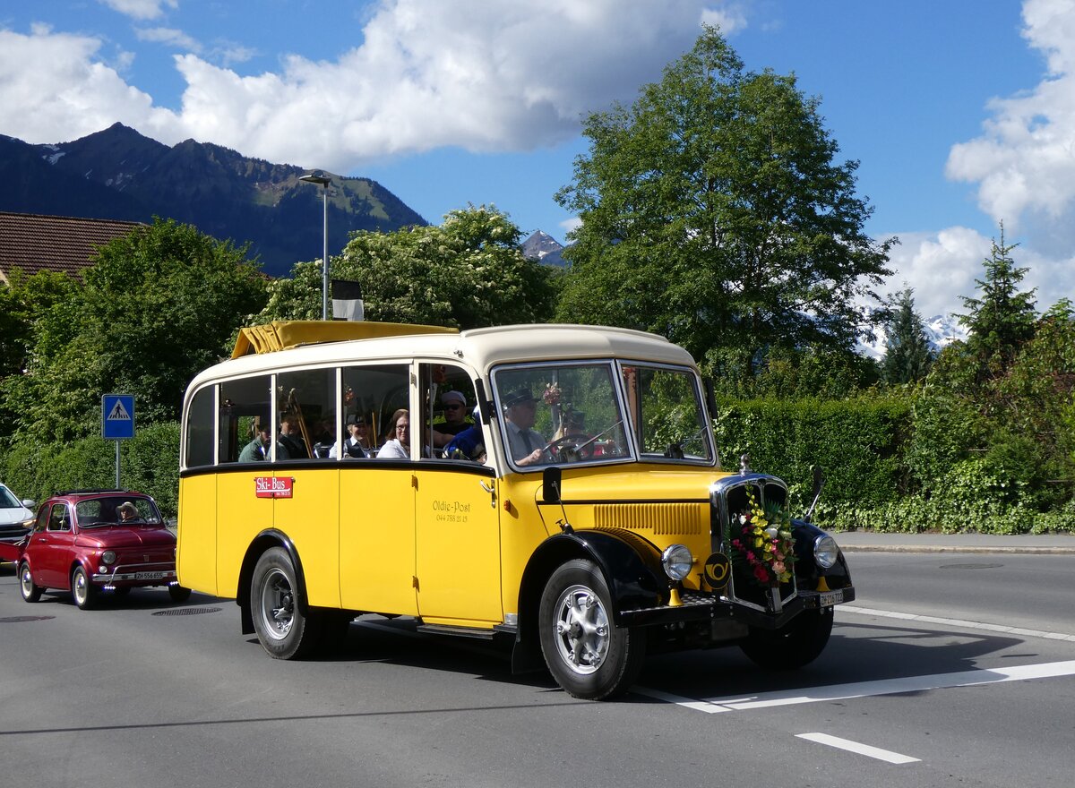 (262'586) - Moser, Sch�nenberg - ZH 216'722 - Berna/Hess (ex Barenco, Faido) am 18. Mai 2024 in Sarnen, OiO
