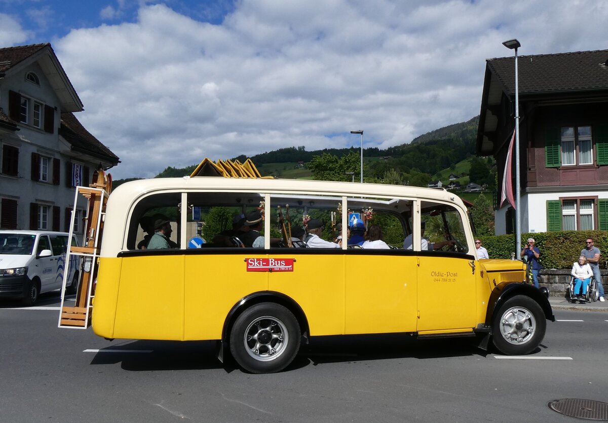 (262'587) - Moser, Sch�nenberg - ZH 216'722 - Berna/Hess (ex Barenco, Faido) am 18. Nai 2024 in Sarnen, OiO 