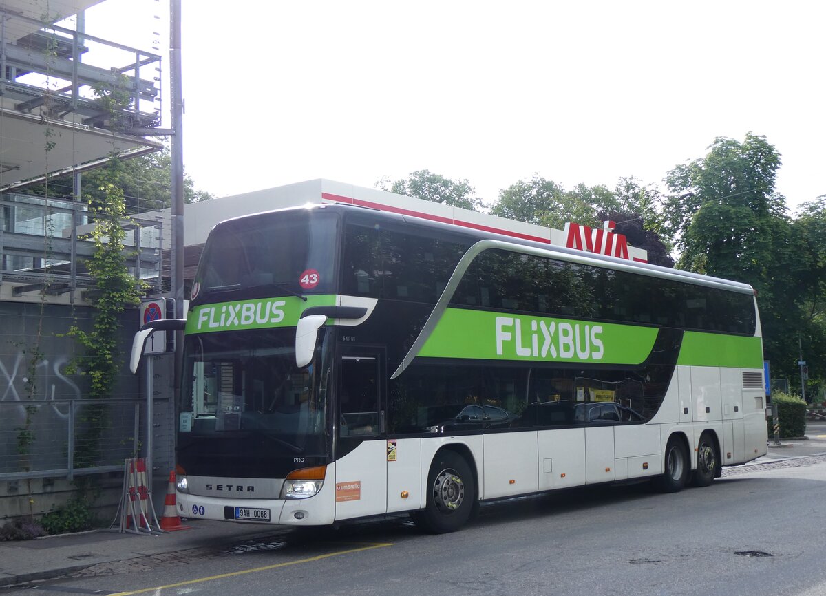 (262'910) - Aus Tschechien: Umbrella, Praha - Nr. 43/9AH 0068 - Setra am 25. Mai 2024 in Z�rich, Sihlquai